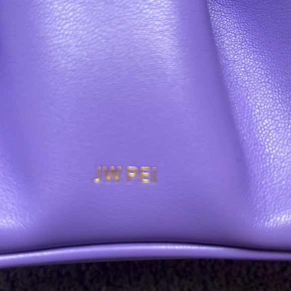 JW PEI Gabbi ruched lavendar handbag.  Used once - Picture 2 of 4